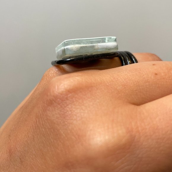 Handmade Chilean Oversized Statement Ring Black and White - Picture 4 of 7